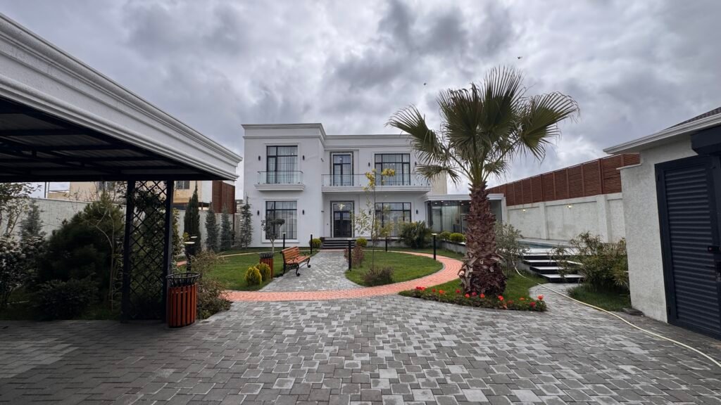 Shaganda 8 sotda yeni super temirli villa satilir
