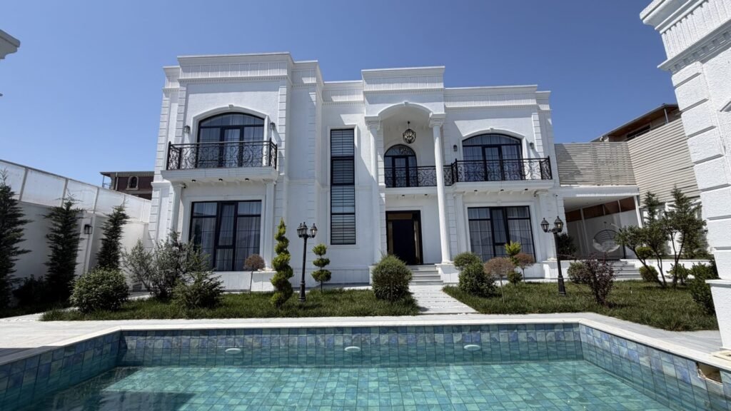Mərdəkan korpusunun yanında möhtəşəm Yeni Neoklassik Villa!