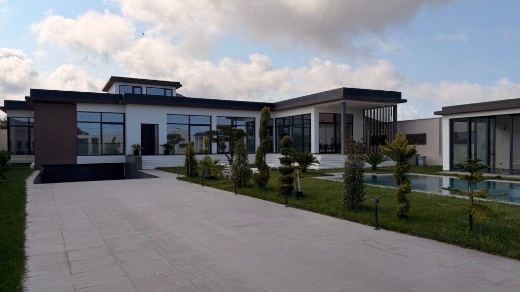 Shuvelanda 12 Sotda Super Modern Villa Satilir